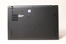 M567. Lenovo / ThinkPad X1 Carbon / 20QDCTO1WW / Core i7-8565U / 16GBメモリ / SSDなし / 通電確認・ジャンク_画像4