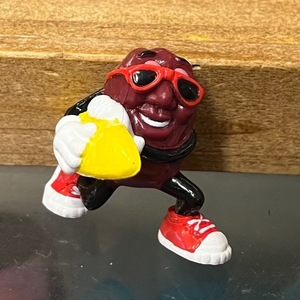 California Raisins カリフォルニアレーズン Hardee's 2 サーフィン PVCフィギュア レーズン アドバタイジング 企業物 サーフボード