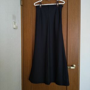 LUOGHI 黒ロングスカート