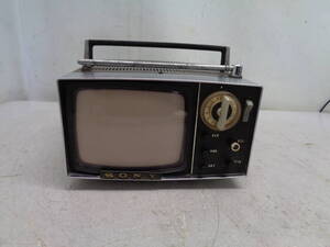 C735 Vintage SONY Sony 5-303 small size transistor micro tv white black tv 