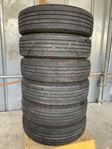 205/70R16 BRIDGESTONE R202 22年製 5mm 中古トラックタイヤ４本セット_画像1