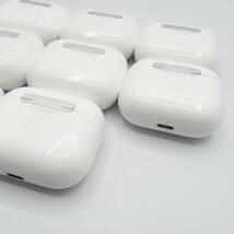 T9849☆Apple アップル AirPods 第三世代 A2566 MagSafe 充電ケース 5個 + A2897 Lightning 充電ケース 3個 計8個セット 動作未確認 中古品_画像5