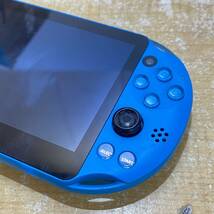 R♪ SONY PSvita 2000 アクアブルー 本体 PCH-2000 WiFiモデル PlayStation VITA ゲーム機 16GBメモリーカード付き 初期化済み_画像3