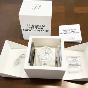 【新品】Snoopy x OMEGA x Swatch BIOCERAMIC MoonSwatch Mission To The Moonphase Whiteムーンスウォッチ クォーツの画像1