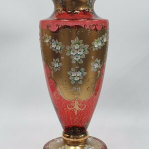 D1281 ボヘミア ハイエナメル 色ガラス 金彩 花文 花瓶 ピンク 高さ60cm ベース 共箱の画像1