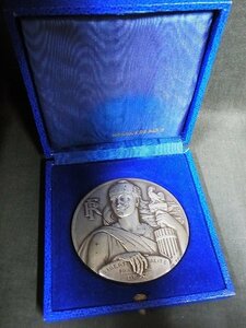 A4881 ロベール・コシェ レリーフ女神肖像 フランス国民議会の記念メダル 金属製 169g