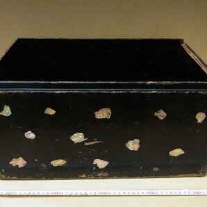 A4913 古い箱 朝鮮 螺鈿 黒塗 箱 蓋なし 古道具の画像1
