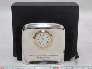 P2460 英国 金属製 置時計 クロック 紙箱