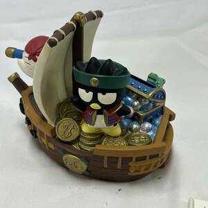 【中古 送料込】レトロ サンリオ バッドばつ丸 海賊船 陶器 貯金箱 幅約18cm、奥行約11cm、高さ約13cm◆B0638