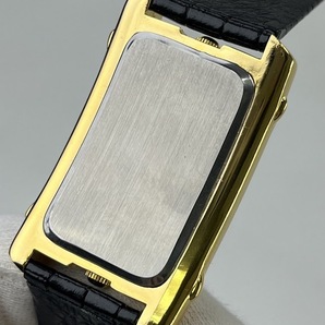 【未使用・非売品】F0526 GOLDEN BAT ゴールデンバット 腕時計 クォーツ メンズ時計 ゴールド ブラックベルト コレクション 現状不動品の画像4