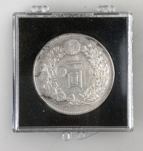 【１円出品】F0516 明治二十五年 明治25年 一圓銀貨 丸銀刻印 1円銀貨 直径約38.3㎜ 量目約27g 銀貨 古銭 アンティーク