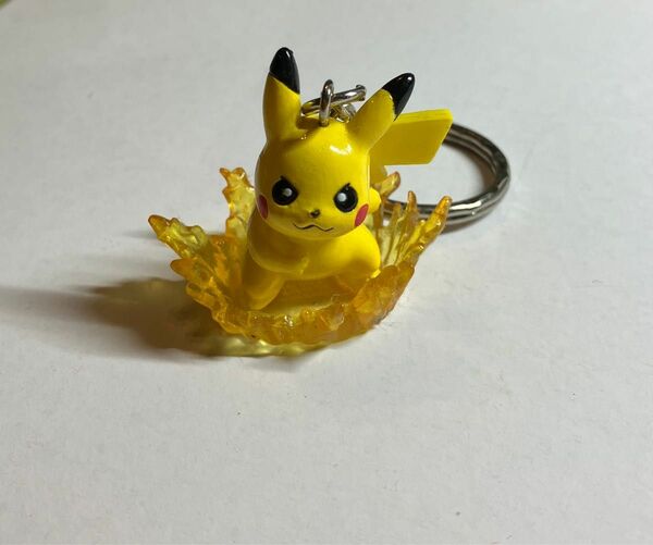 ポケモン　ピカチュー　キーホルダー