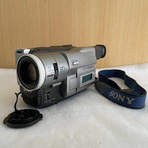 ジャンク SONY ソニーDigital8 DCR-TRV735 8ミリビデオカメラ Handycam DIGITAL ZOOM 現状品の画像1