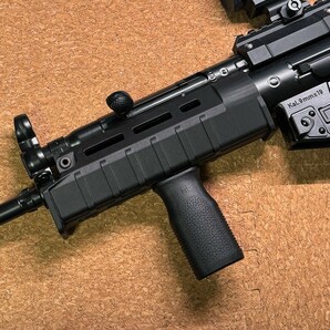 MAGPUL SL スタイル M-LOK ハンドガード BK 次世代 MP5用 バッテリー収納対応 未塗装品◆検 マルイ マグプル 3Dプリンター A4 A5 MI UTG の画像1