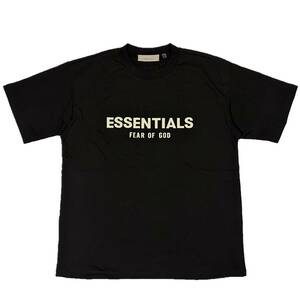 [並行輸入品] FEAR OF GOD FOG ESSETIALS エッセンシャルズ フロント カーキロゴ 半袖 Tシャツ (ブラック) (L)