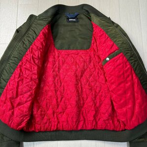 美品/XL-XXL相当★ディーゼル/DIESEL レッドキルティング デニム切替 フライトジャケット MA-1 ボンバー 中綿 裾ロゴ メンズ カーキの画像7