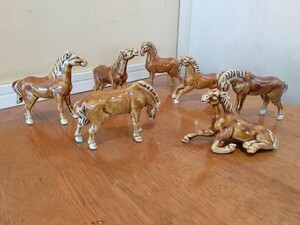 1970年代　海外みやげ　中国　陶器人形　馬7頭　褐釉　ミニチュア　工芸品　民族工芸　朝鮮　オブジェ　ビンテージ　置物　昭和レトロ