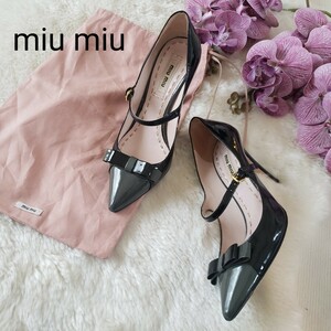 Туфли-лодочки Miu Miu с ремешком и эмалевой лентой Черно-серая сумка для хранения