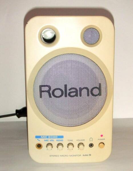 Rolandパワードスピーカー