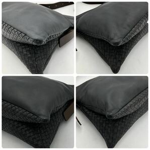 【美品】ボッテガヴェネタ BOTTEGA VENETA イントレチャート サコッシュ ショルダーバッグ レザー A4書類収納 肩掛け 斜め掛け メンズ の画像7