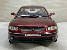 上海フォルクスワーゲン PASSAT パサート ミニカー 模型 1/18 部品脱落あり 保管品[19487_画像4