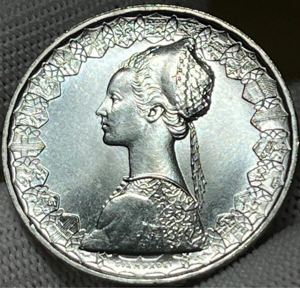 イタリア　1980年　ルネッサンス様式の貴婦人　コロンブス船団　500リラ　銀貨