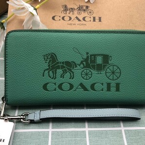 COACHコーチ 財布 長財布 プレゼント グリーン 緑 レディース 馬車 ロゴ 贈り物 ウォレット 新品 ストラップ付き ブランド ギフト C225