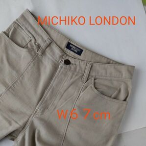 パンツ　MICHIKO LONDON