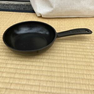 cocotte ココット　staub フライパン　片手