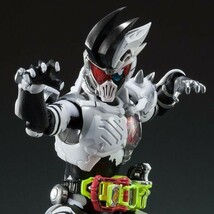 バンダイ スピリッツ S.H.Figuarts 仮面ライダーゲンム ゾンビアクションゲーマーレベルX-0 新品未開封_画像1