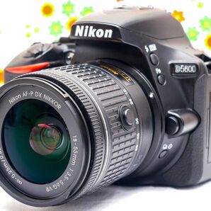 美品 ニコン Nikon D5600☆スマホに転送☆高性能一眼レフ☆自撮り可能！