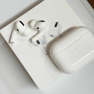 Apple アップル AirPods Pro エアポッズプロ イヤホン 2019年モデル MWP22J/A ノイズキャンセリング