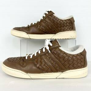 1円【美品】 BOTTEGA VENETA ボッテガヴェネタ 【圧倒的高級感】 メンズ スニーカー ローカット 靴 イントレチャート レザー ブラウン 42の画像2