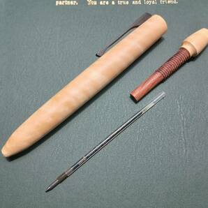 木製ボールペン（栃縮杢、希少銘木無垢）の画像3