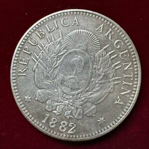 アルゼンチン 硬貨 古銭 連邦共和国 1882年 太陽 花輪 旗 繋ぐ手 自由 1ペソ コイン 銀貨 外国古銭 海外硬貨 