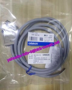 【★新品 複数在庫！】OMRON/オムロン D4C-1303　小型セーフティ スイッチ　【６ヶ月保証】