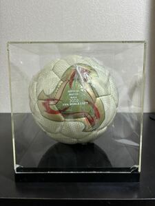 サッカーボール adidas アディダス FIFA Worldcupワールドカップ 日韓大会 2002年 公式球 劣化あり ケース破損あり