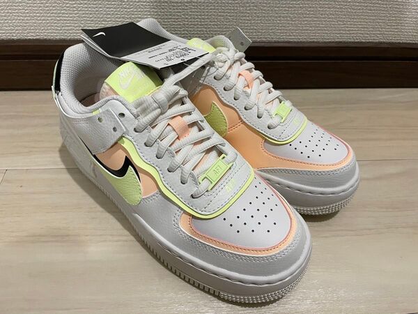 新品未使用　箱付き　NIKE AF1 レアスニーカー　白　ホワイト　エアフォース