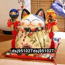 絶賛！招き猫 貯金箱 白磁 陶磁工芸品 置物 雑貨 レトロ アンティーク 家 店舗 飾り 縁起物 財運 金運 クリスマス 新築 ギフト 可愛い_画像2