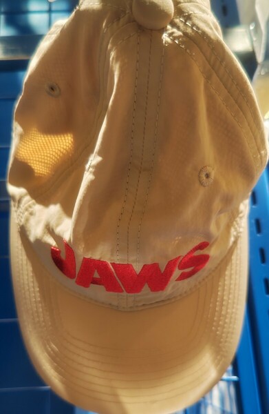 UNIVERSAL　STUDIOS　ユニバーサルスタジオ　JAWS ジョーズ　キャップ　帽子　ベージュ