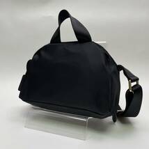 超美品 ANYA HINDMARCH ショルダーバッグ ブラック eye D27-5_画像2