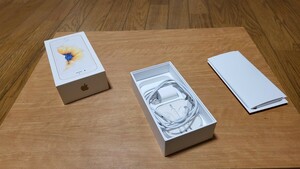 iPhone 6 S 新品未使用/デッドストック品 充電器/ライトニングケーブル/イヤフォン/SIMピン/空き箱 Apple スティーブ・ジョブズ