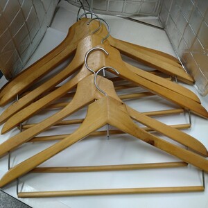  wooden hanger 7 pcs set Showa Retro . pavilion hotel movie properties interior miscellaneous goods 
