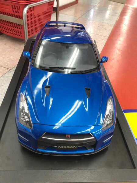 イーグルモス R35 GT-R 1/8スケール ブルー　デアゴスティーニ