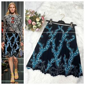  genuine article beautiful goods collection model Louis Vuitton embroidery art design skirt 34 black × light blue series waist rubber LOUIS VUITTON