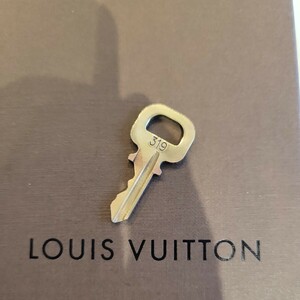 美品 Louis Vuitton パドロック カデナ 南京錠 ルイヴィトン 鍵 ゴールド 　番号　319　送料63円～