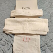 Christian Dior ノベルティ 3点セット フェイスタオル ヘアーバンド ポーチ【匿名】即日発送!!_画像1