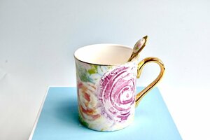 LINBERG ceramic セラミック　新品　マグカップ　マグ　スプーン付き　洋食器　お祝い　プレゼント　ピンク