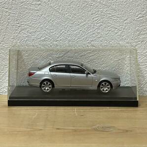 ▼京商 KYOSHO 1/43 Museum Collection BMW 545i Sedan Silver 銀 ミニカー 箱付き No.03501S ケース割れ等有り 中古 【萌猫堂】の画像9