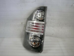 ■33316■H19年◆ZRR70 前期 ヴォクシー■LED 左 テールライト■ICHIKOH 28-199■81561-28440■18